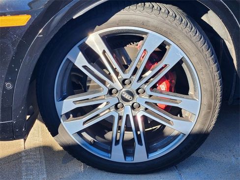 Used 2020 Audi SQ5 Prestige w/ Prestige Package image 11