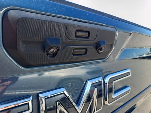 Used 2025 GMC Sierra 2500 Denali Ultimate w/ Max Trailering Package AWD/4WD image 12