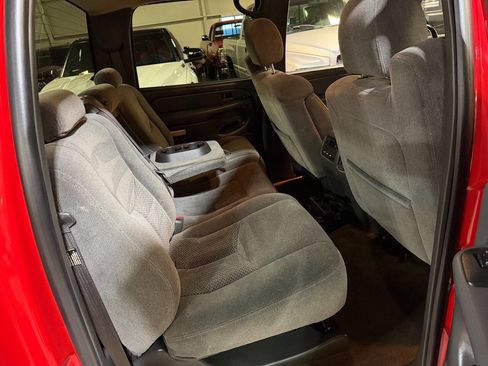 Used 2006 Chevrolet Silverado 3500 LT w/ Heavy-Duty Power Package image 9