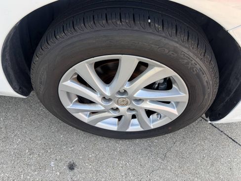 Used 2012 MAZDA MAZDA3 i Touring FWD image 23