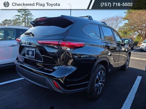 Used 2023 Toyota Highlander XLE image 6