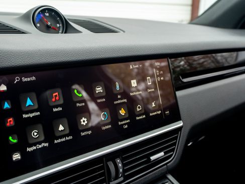 Certified 2022 Porsche Cayenne image 22