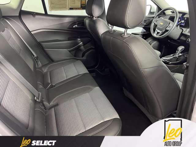 Used 2025 Chevrolet Trax LT w/ Driver Confidence Package FWD image 19