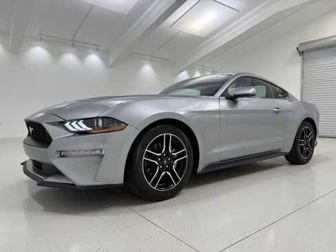 Used 2023 Ford Mustang Premium image 3