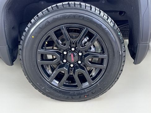 Used 2021 GMC Sierra 1500 Elevation image 32