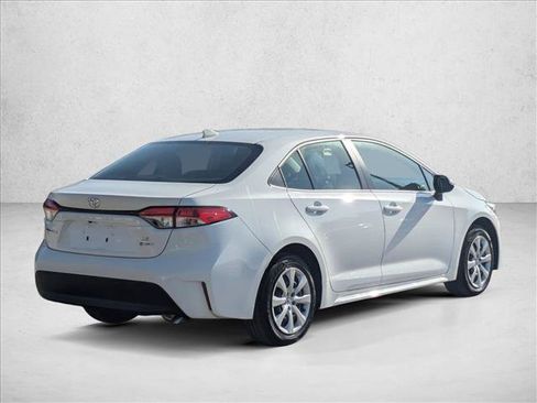 Used 2026 Toyota Corolla LE FWD image 5