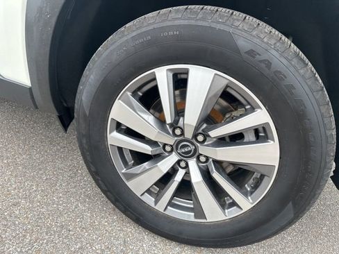 Used 2023 Nissan Pathfinder SL image 25