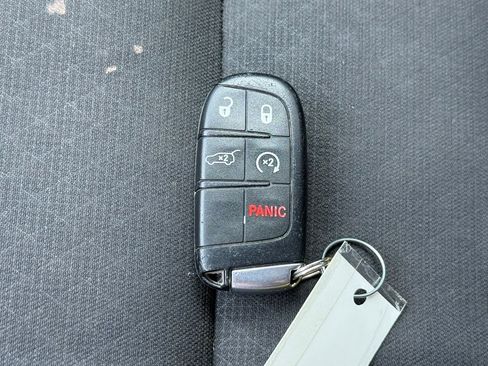 Used 2018 Jeep Grand Cherokee Laredo AWD/4WD image 24
