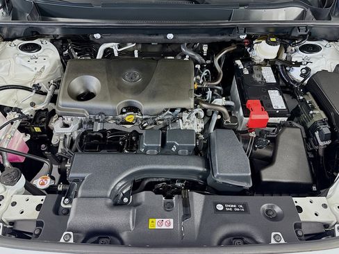 Used 2025 Toyota RAV4 XLE AWD/4WD image 11