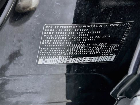 Used 2023 Volkswagen Tiguan SE AWD/4WD image 30