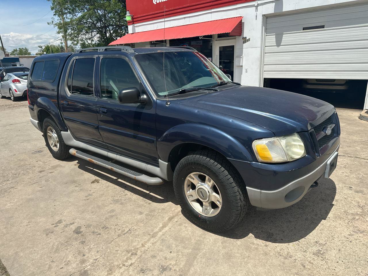 Used 2003 Ford Explorer Sport Trac XLS AWD/4WD image 3