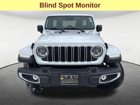 Used 2025 Jeep Wrangler Unlimited Sahara w/ Safety Group image 4