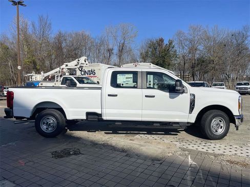 New 2026 Ford F250 XL w/ XL Chrome Package image 2