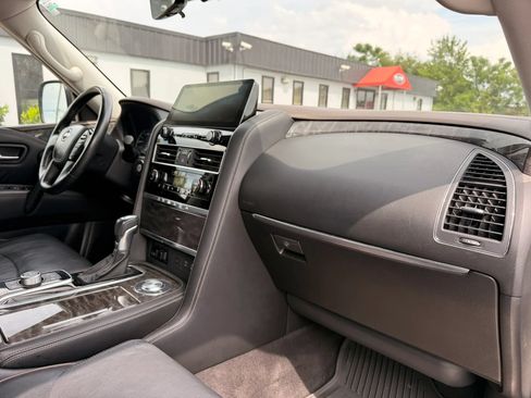 Used 2022 Nissan Armada Platinum w/ Captain's Chairs Package RWD image 32