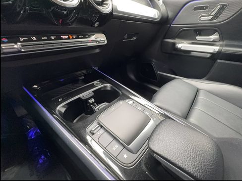 Used 2021 Mercedes-Benz GLB 250 4MATIC w/ Premium Package image 49