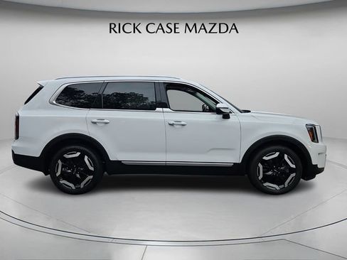 Used 2023 Kia Telluride EX image 4