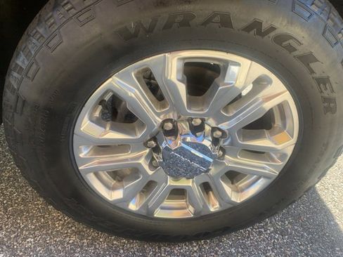 Used 2022 GMC Sierra 2500 Denali image 17