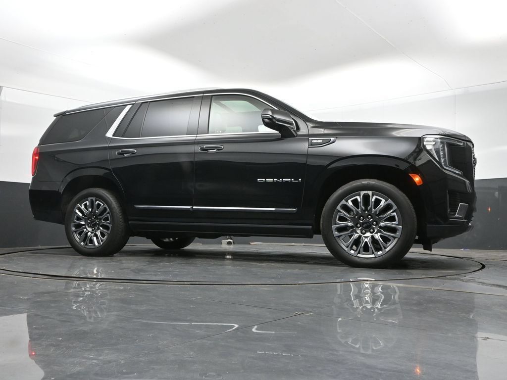 Used 2023 GMC Yukon Denali Ultimate w/ LPO, Floor Liner Package AWD/4WD image 44