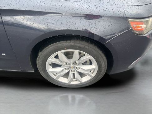 Used 2018 Chevrolet Impala LT w/ Sunroof and Spoiler Package image 12