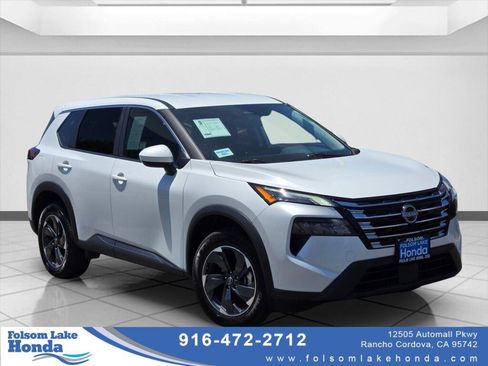 Used 2025 Nissan Rogue SV AWD/4WD image 1