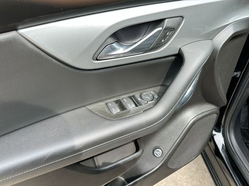 Used 2019 Chevrolet Blazer LT FWD image 13