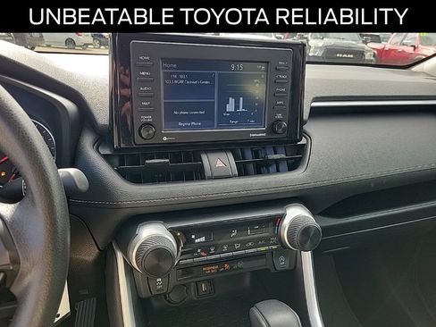 Used 2021 Toyota RAV4 LE AWD/4WD image 26