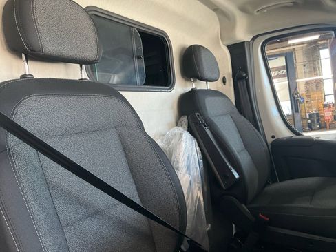Used 2025 RAM ProMaster 2500 w/ Safety Group FWD image 18