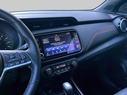 Used 2021 Nissan Kicks SR w/ SR Premium Package FWD image 7