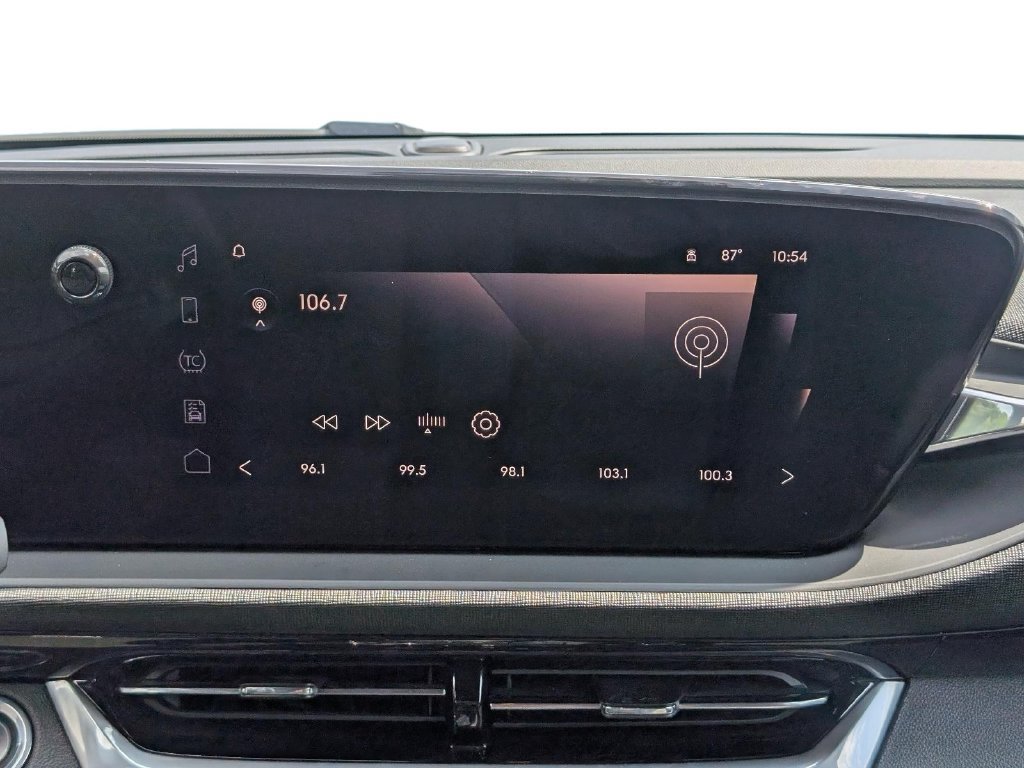 Used 2024 Buick Envista Sport Touring w/ Convenience I Package FWD image 18
