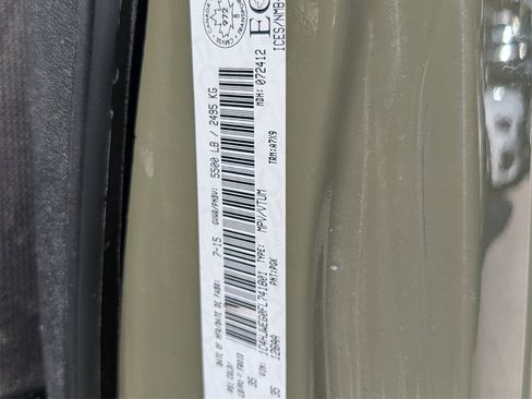 Used 2015 Jeep Wrangler Unlimited Sahara w/ Connectivity Group image 21