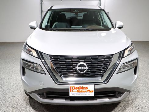 Used 2022 Nissan Rogue SV FWD image 4