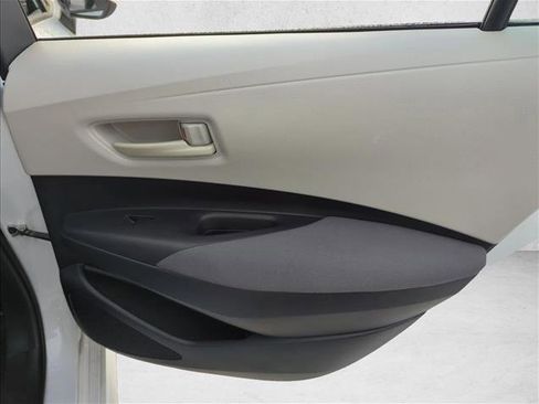 Used 2022 Toyota Corolla L image 13