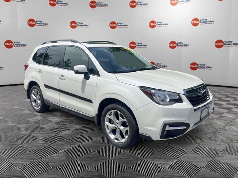 Used 2018 Subaru Forester 2.5i Touring AWD/4WD image 3