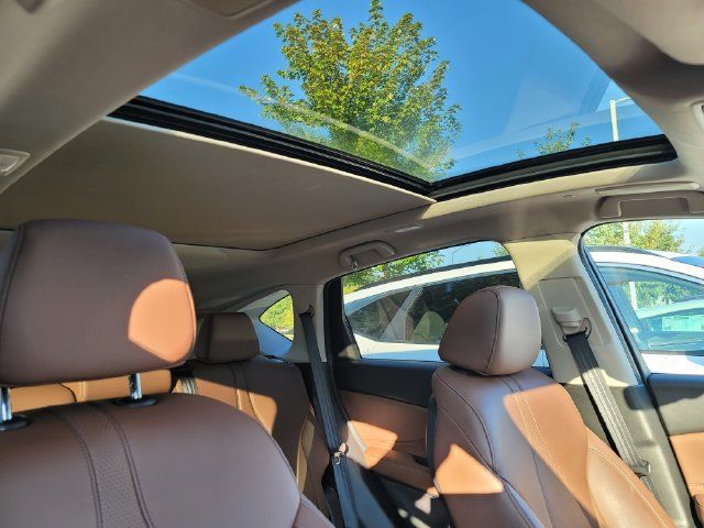 Used 2025 Acura RDX w/ Technology Package AWD/4WD image 4