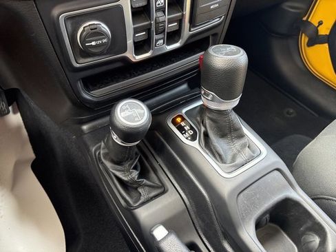 Used 2020 Jeep Wrangler Unlimited Sport S image 17