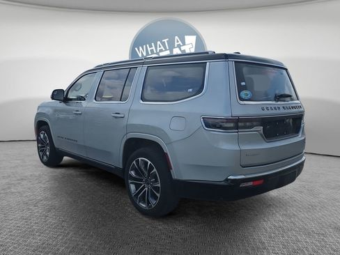 Used 2022 Jeep Grand Wagoneer Series III w/ Rear Seat Video Group 1 AWD/4WD image 6