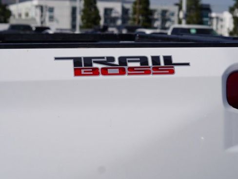 Used 2019 Chevrolet Silverado 1500 LT Trail Boss w/ Convenience Package image 12