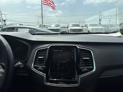 Used 2025 Volvo XC90 B6 Ultra w/ Protection Package AWD/4WD image 10