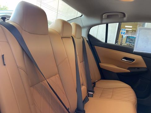 Used 2023 Nissan Sentra SV w/ SV Premium Package FWD image 15