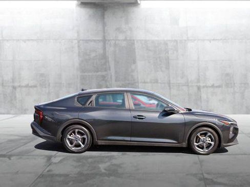 Used 2025 Kia K4 FWD image 5
