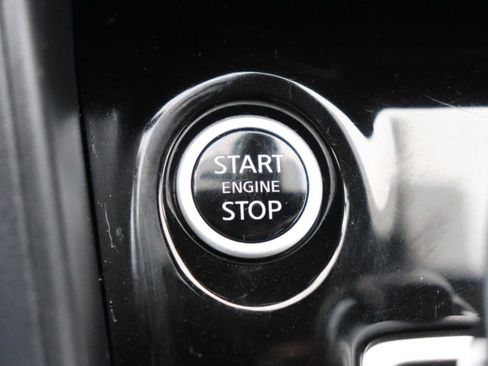 Used 2024 Nissan Versa SR FWD image 37
