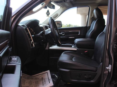 Used 2017 RAM 1500 Laramie w/ Convenience Group AWD/4WD image 16