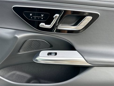 New 2026 Mercedes-Benz E 350 4MATIC Sedan image 18