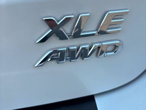 Used 2019 Toyota Sienna AWD image 5