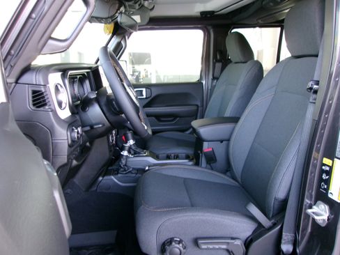 New 2025 Jeep Wrangler Unlimited Sahara image 14