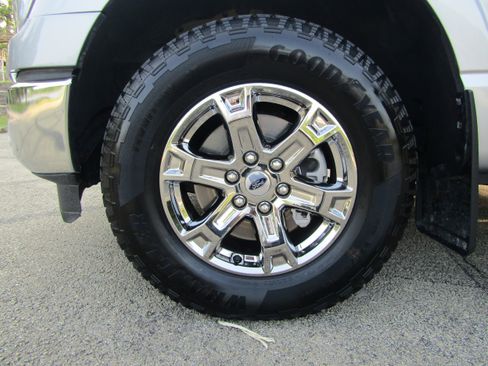 Used 2022 Ford F150 Lariat AWD/4WD image 9