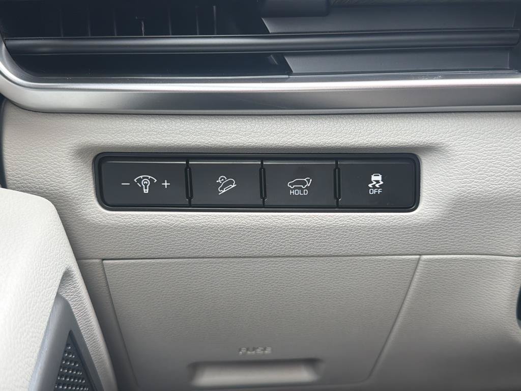 Used 2025 Kia Telluride EX w/ EX Captain's Chair Package AWD/4WD image 14