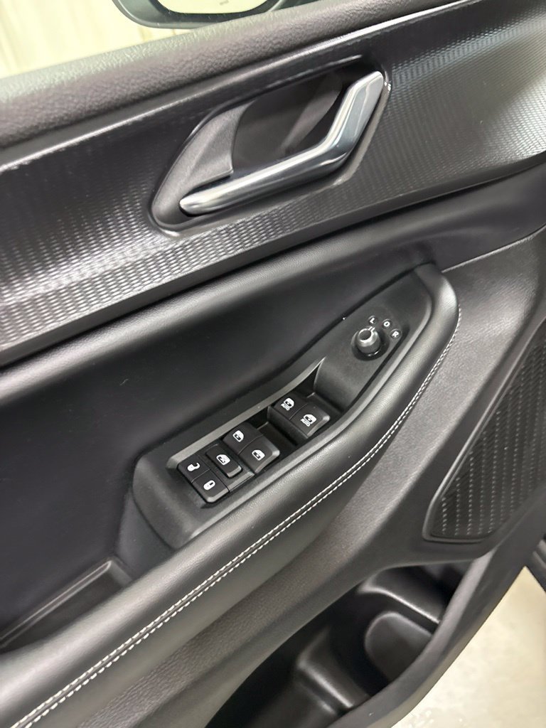 Used 2024 Jeep Grand Cherokee Laredo X w/ Luxury Tech Group I AWD/4WD image 17