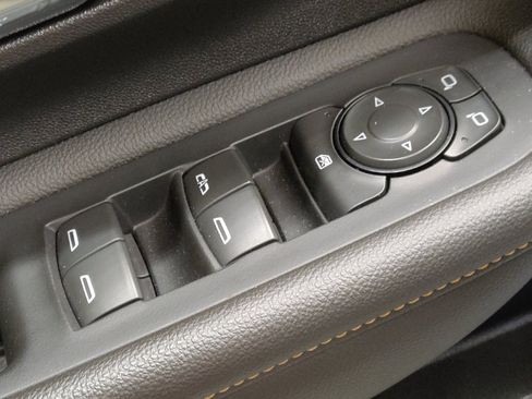 Used 2021 GMC Terrain SLT FWD image 27