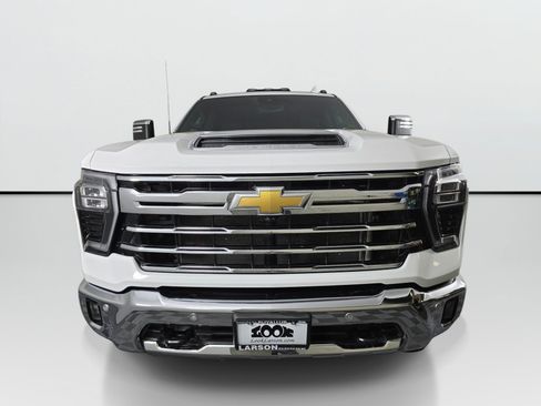 Used 2024 Chevrolet Silverado 3500 LTZ w/ LTZ Plus Package AWD/4WD image 9